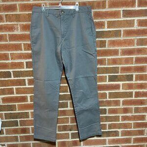 Old Navy Men's Chino Pants Slim Built-In Flex Ultimate Tech Light Gray